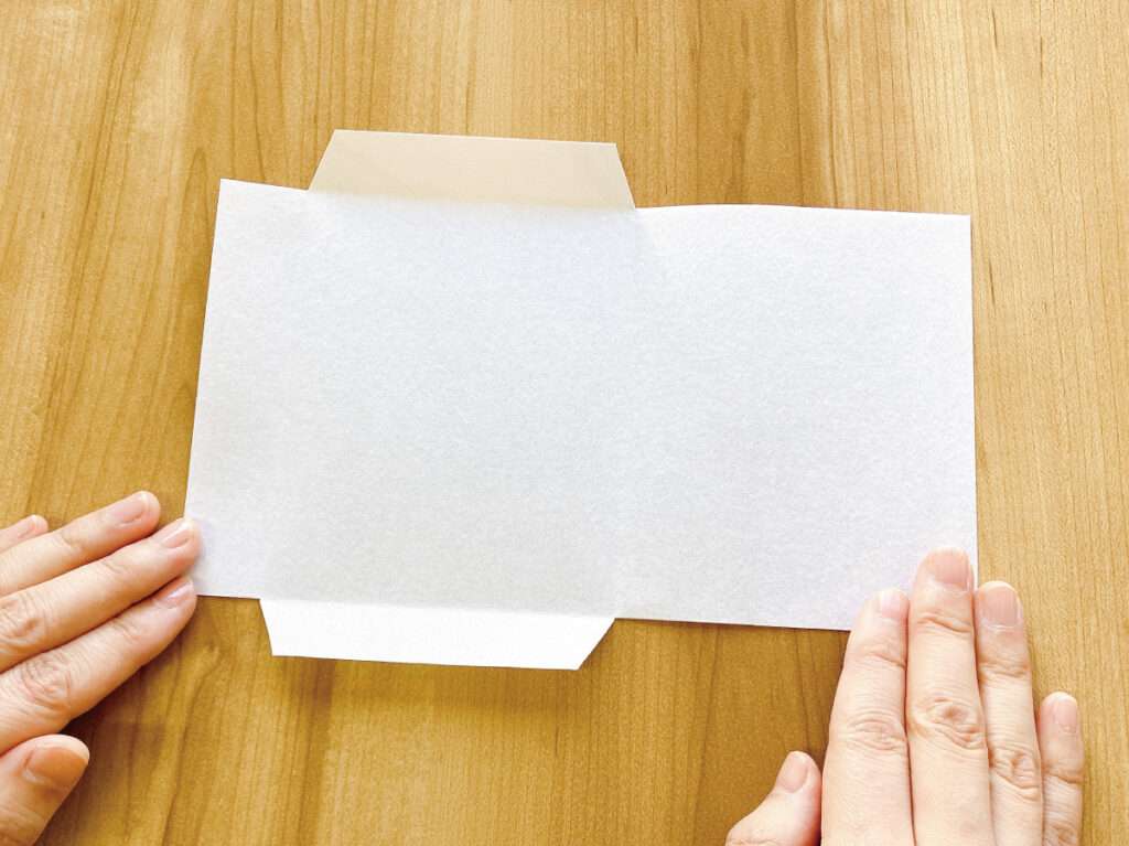 余った障子紙で作るアロマサシェの作り方、不用な部分を切り落とした状態の完成写真
