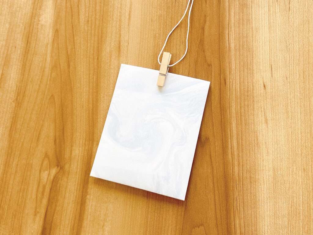 余った障子紙で作るアロマサシェの作り方、麻紐を通し吊るせるようにしたら完成