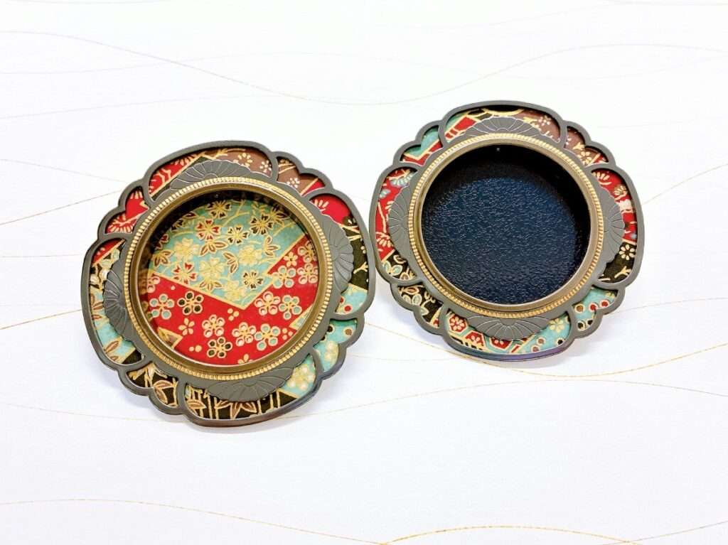 手染めの友禅和紙を使用した美しい引手・友都香（ゆとか）の雅