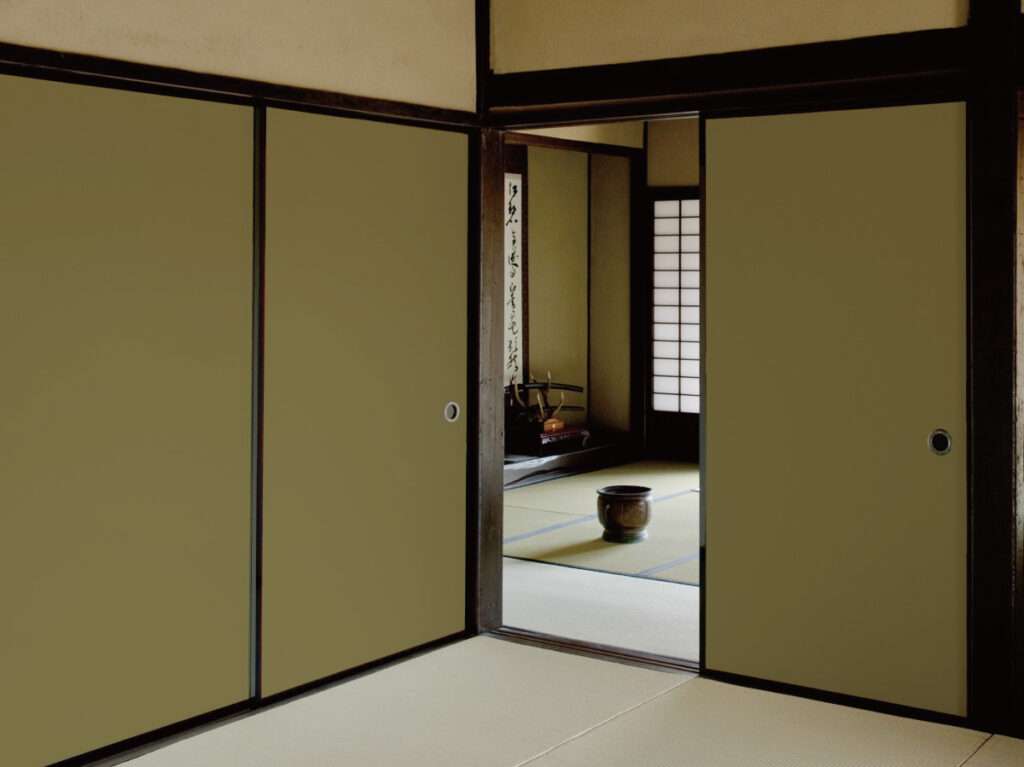自分でできる襖（ふすま）リメイク！黄海松茶の襖紙でモダンな和室に