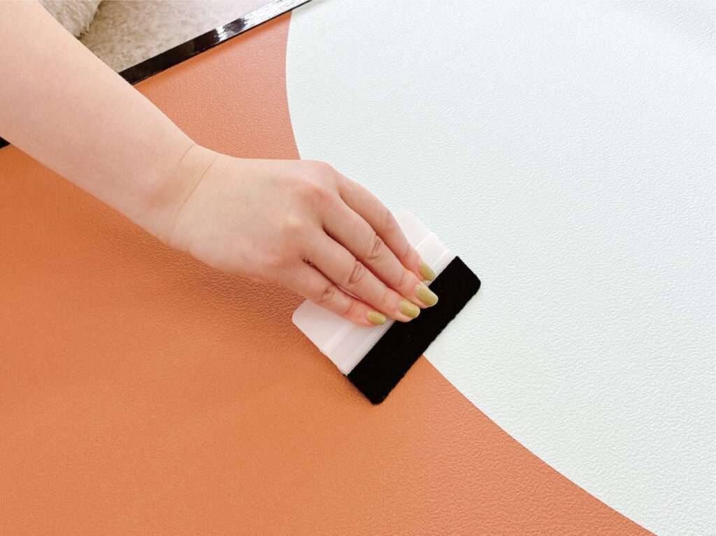ふすま用リメイクシール・エルトの貼り方攻略法。スキージは初心者にこそおすすめの道具。